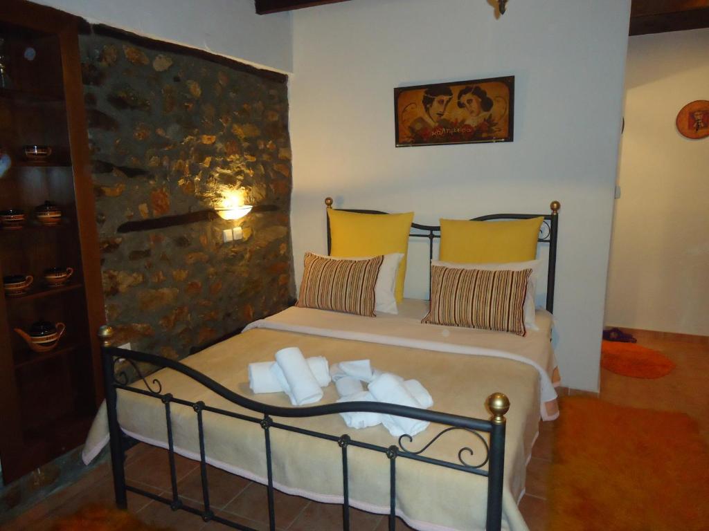 Traditional Guesthouse Archontoula Палеос Пантелеймон Стая снимка