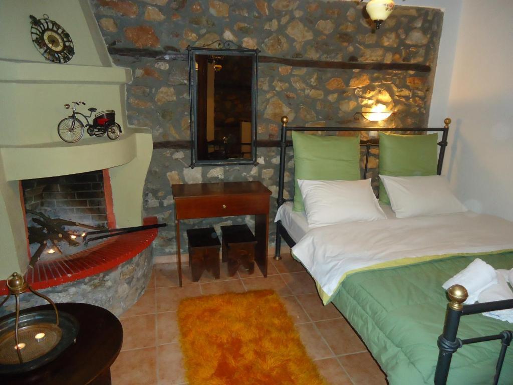 Traditional Guesthouse Archontoula Палеос Пантелеймон Стая снимка